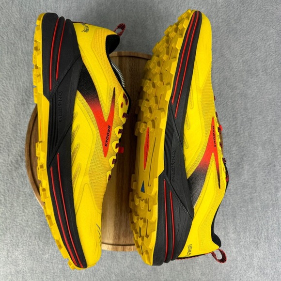 Brooks Vibrant Yellow and Black Running Shoes - Picture 6 of 10